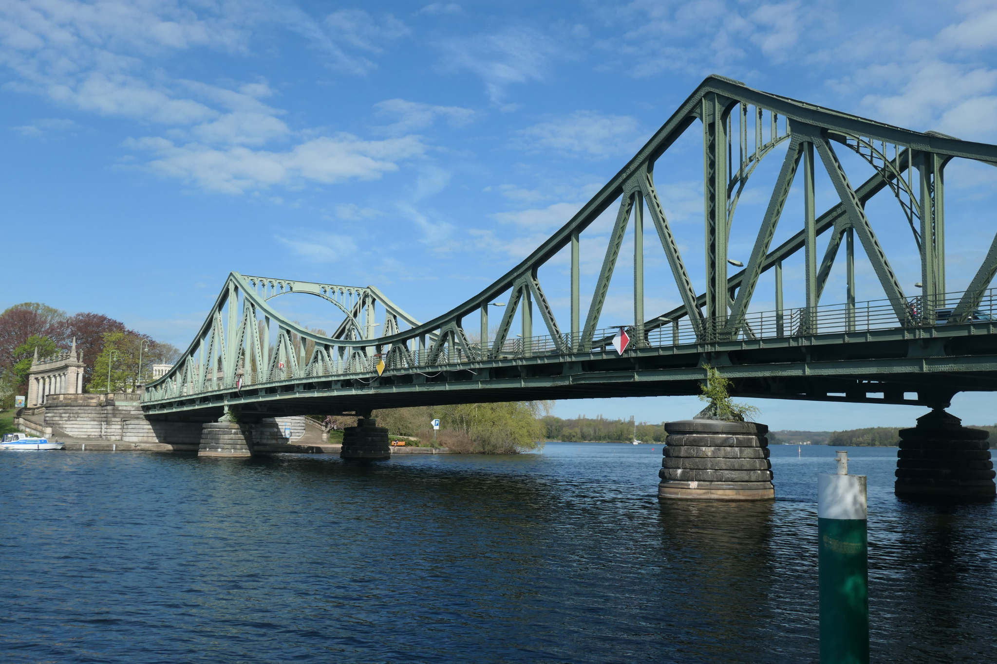 Glienicker Brücke zum Schloss Babelsberg